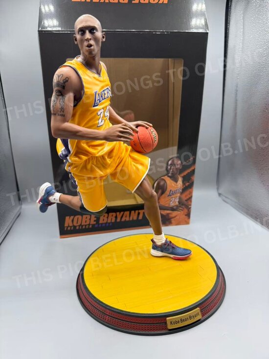 NBA Los Angeles Lakers Kobe Bryant 242010 Real Masterpiece  NBA Kobe Bryant Lakers Basketball Action Figure LA 24 Figurines